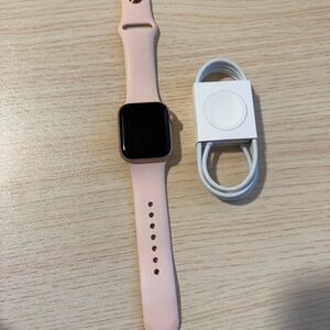 Apple Watch Series 4 - rose gold